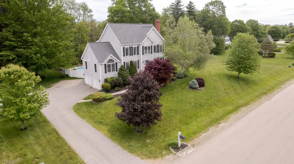 11 Hickory Pond Lane Stratham NH 03885