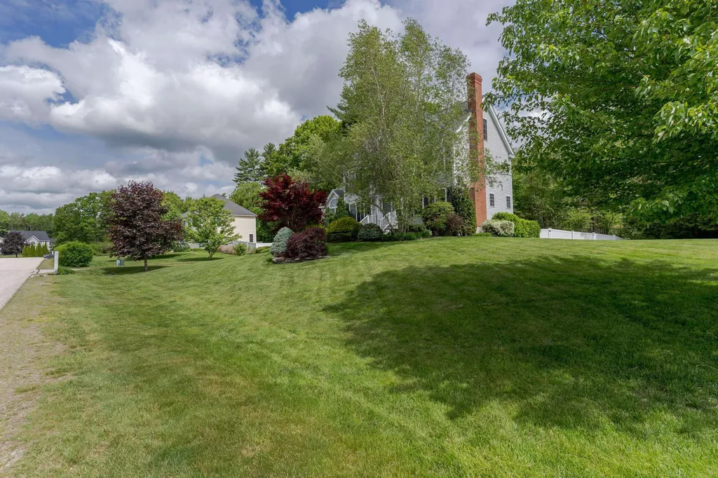 11 Hickory Pond Lane Stratham NH 03885