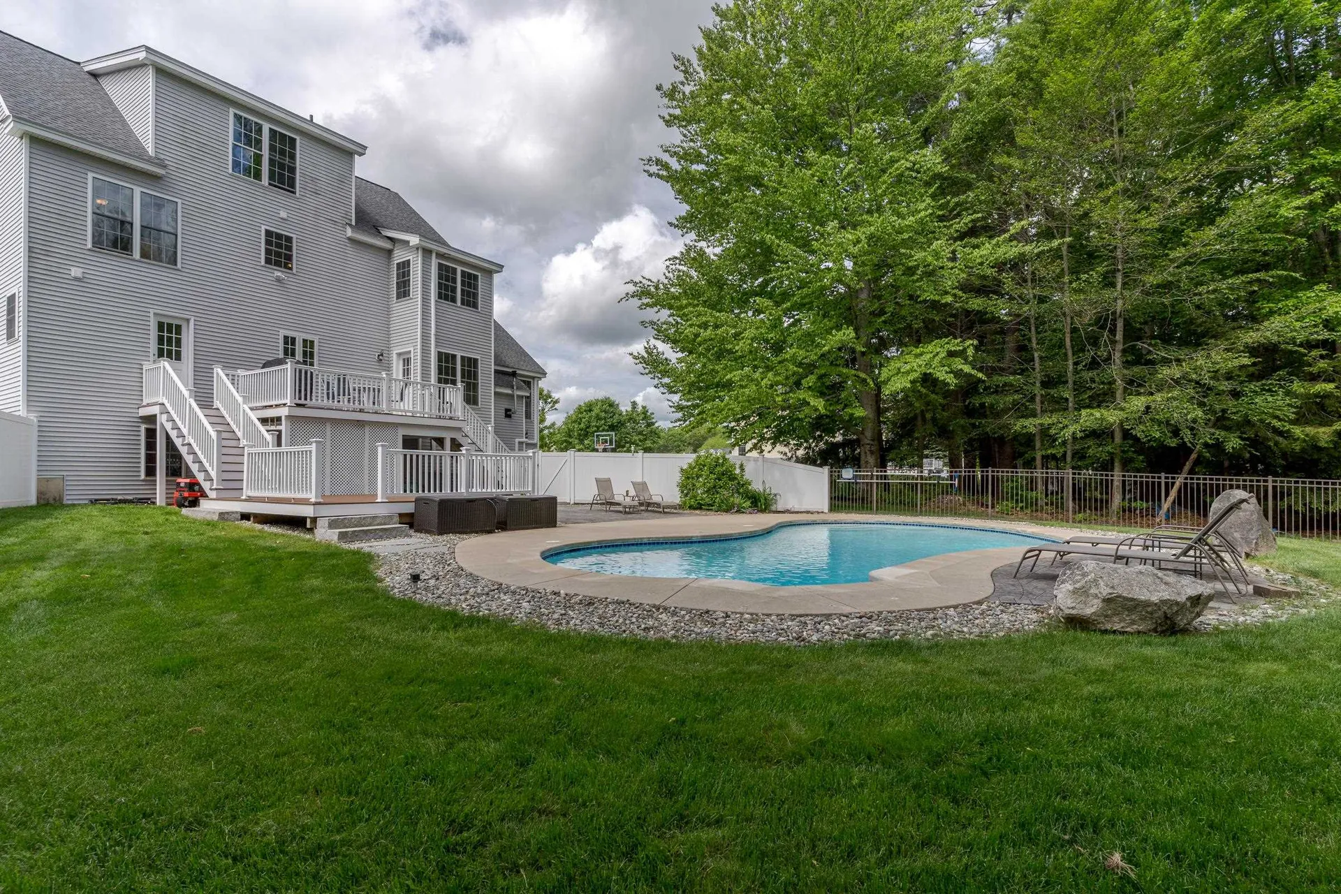 11 Hickory Pond Lane Stratham NH 03885