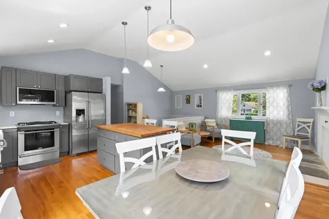 4 Crestview Terrace Stratham NH 03885