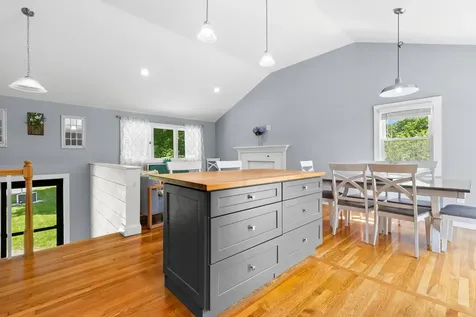 4 Crestview Terrace Stratham NH 03885