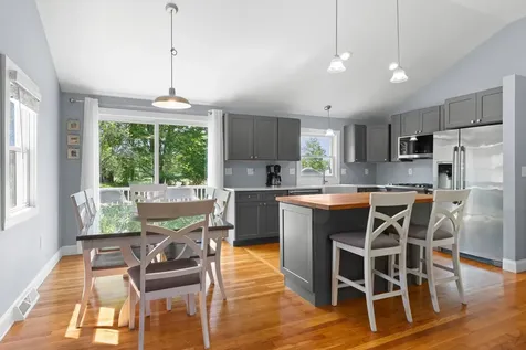 4 Crestview Terrace Stratham NH 03885