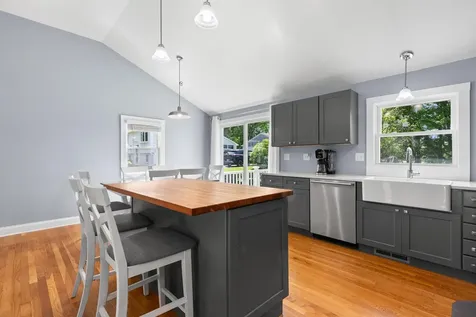 4 Crestview Terrace Stratham NH 03885
