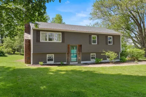 4 Crestview Terrace Stratham NH 03885