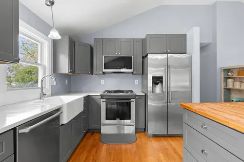 4 Crestview Terrace Stratham NH 03885