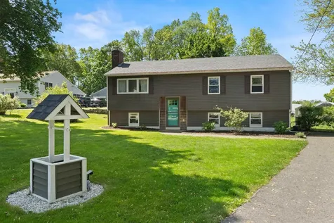 4 Crestview Terrace Stratham NH 03885
