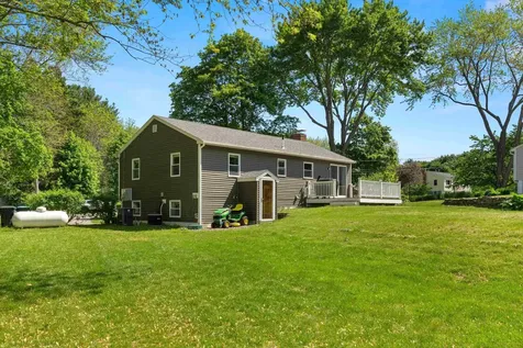4 Crestview Terrace Stratham NH 03885
