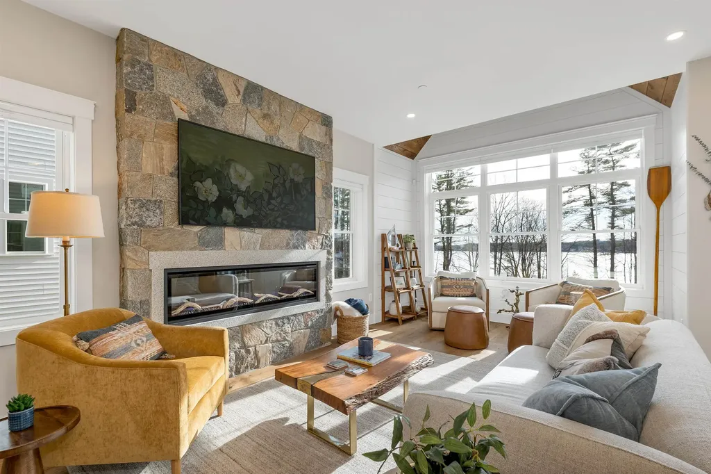 60 White Oaks Road Laconia NH 03246