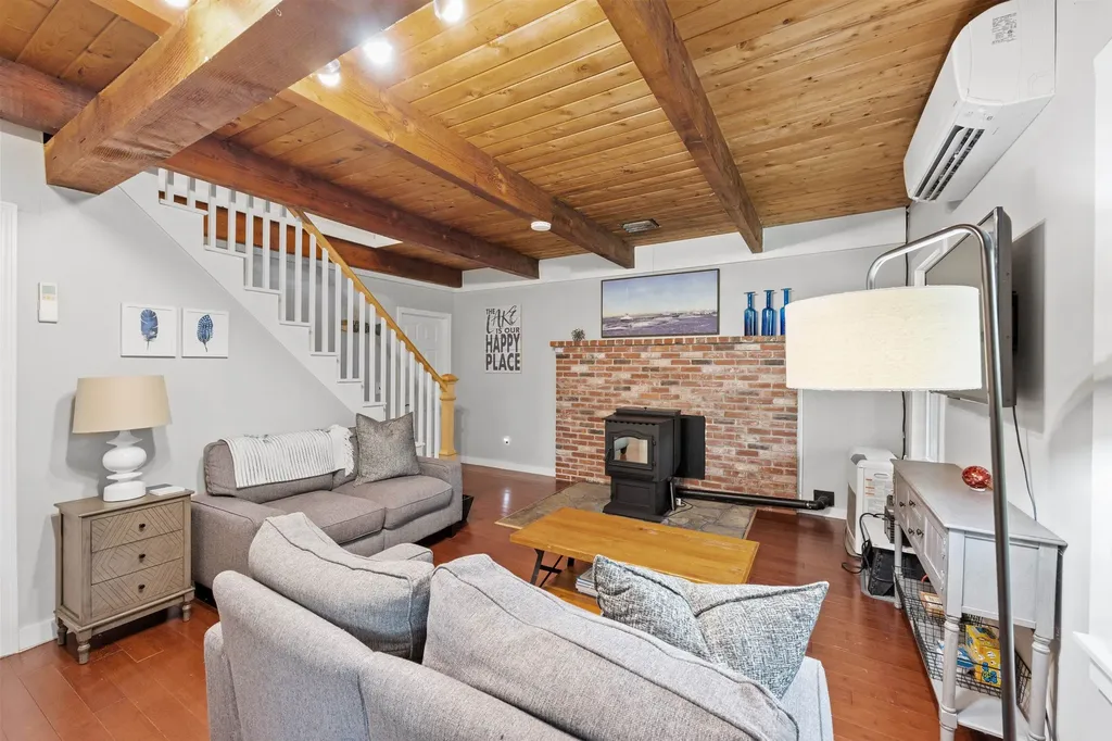 25 Hilltop Drive Newbury NH 03255