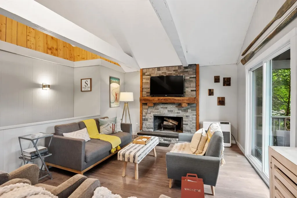 25 Hilltop Drive Newbury NH 03255