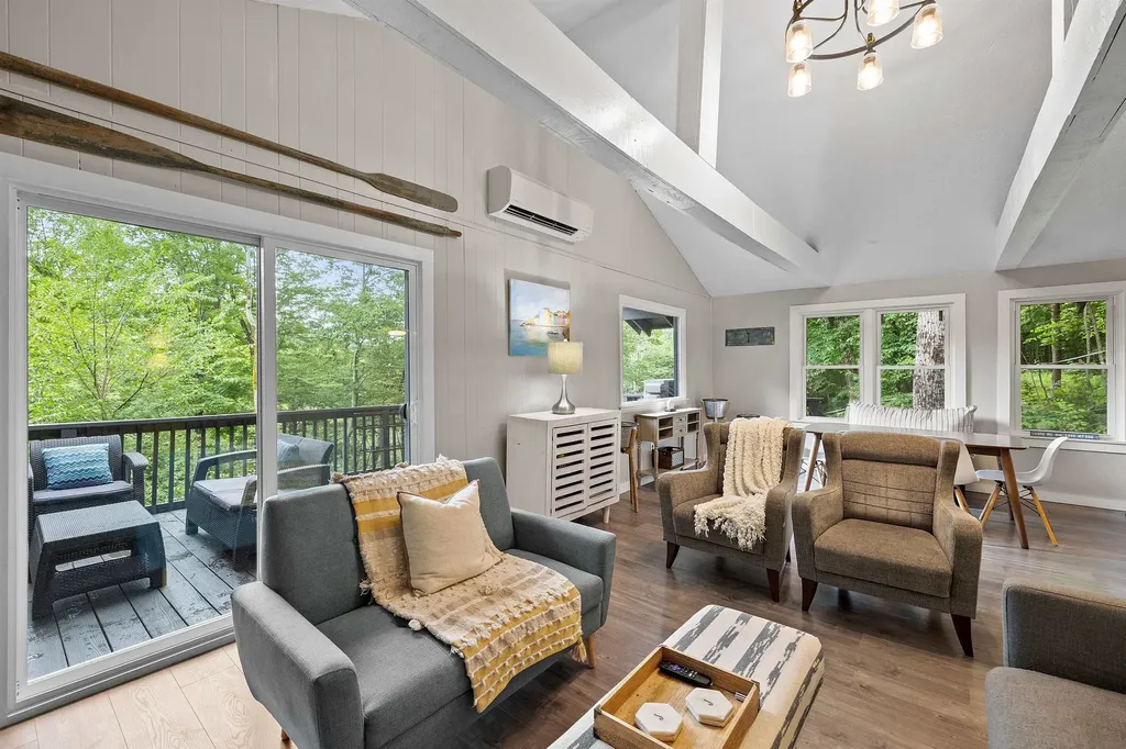 25 Hilltop Drive Newbury NH 03255