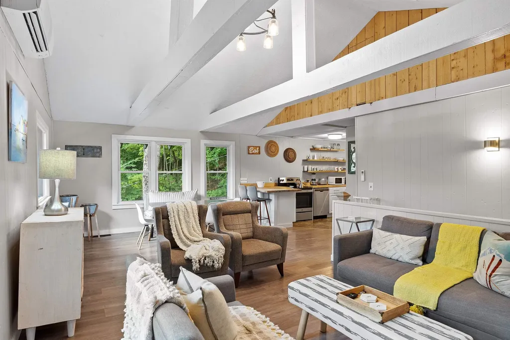 25 Hilltop Drive Newbury NH 03255