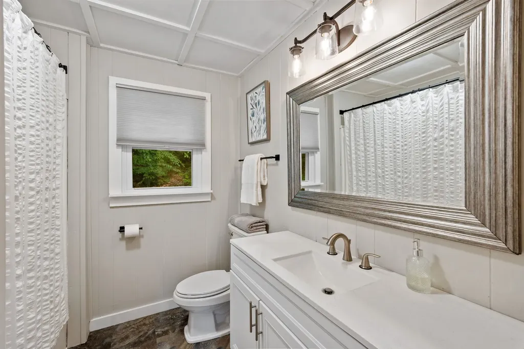 25 Hilltop Drive Newbury NH 03255