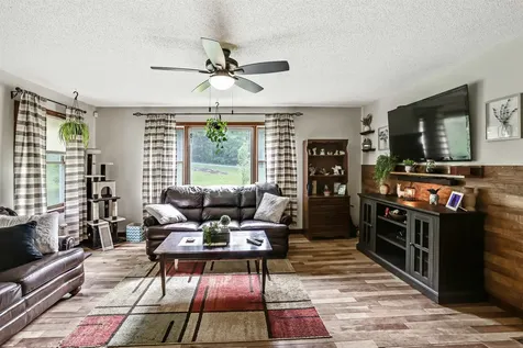 2016 Hinman Settler Road Derby VT 05855