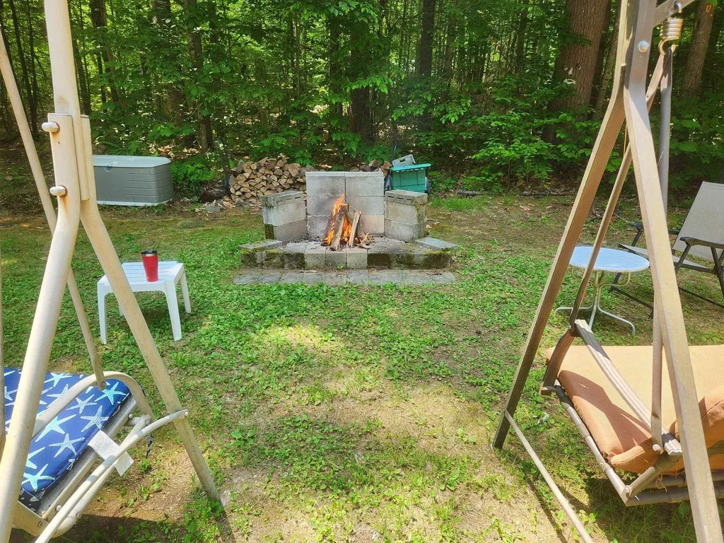 29 Fox Run Lane Rumney NH 03266