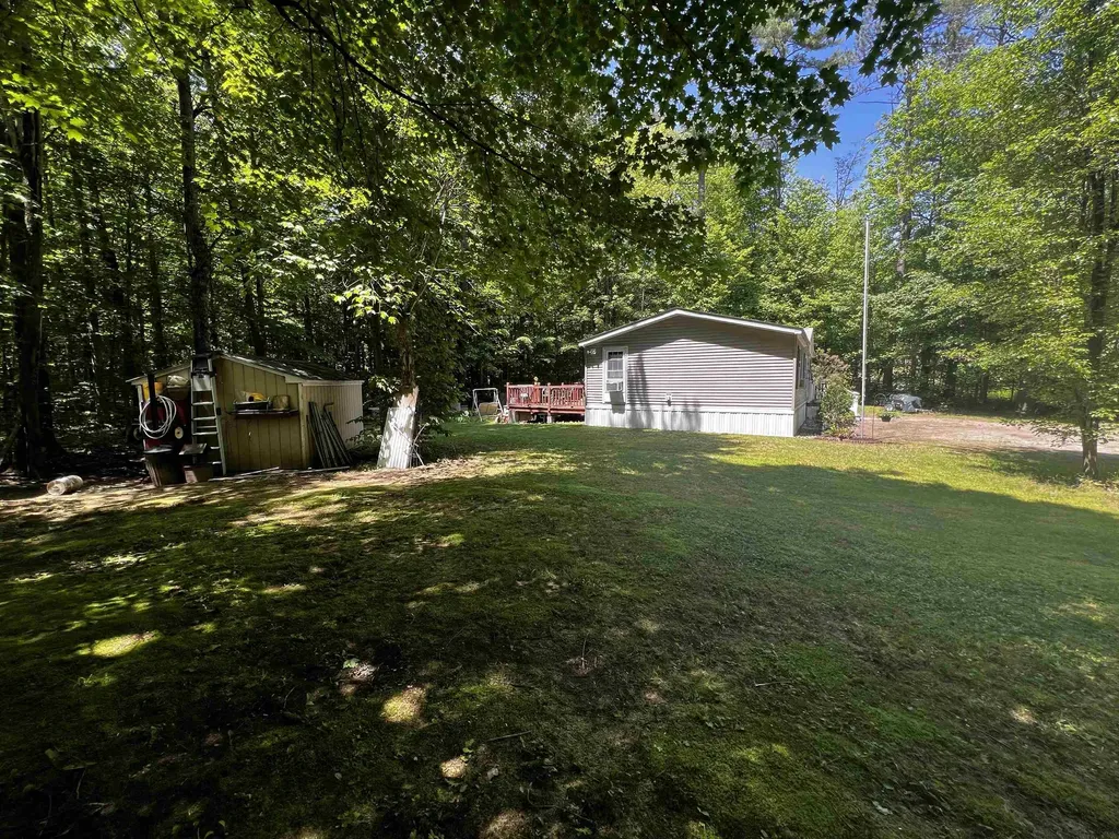 29 Fox Run Lane Rumney NH 03266