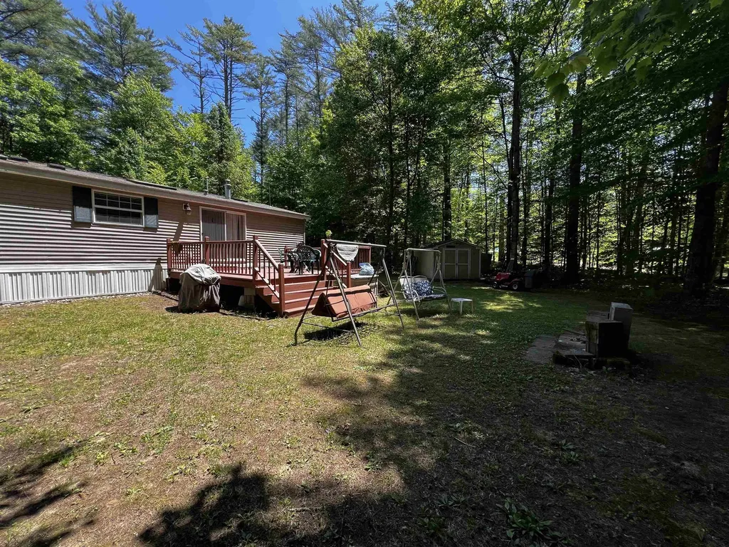 29 Fox Run Lane Rumney NH 03266