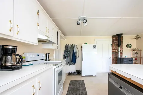 827 Old Cemetery Road Peacham VT 05862