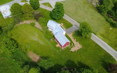 827 Old Cemetery Road Peacham VT 05862