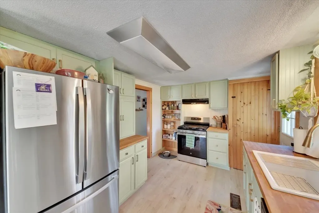 24 Huntington Street St. Albans City VT 05478