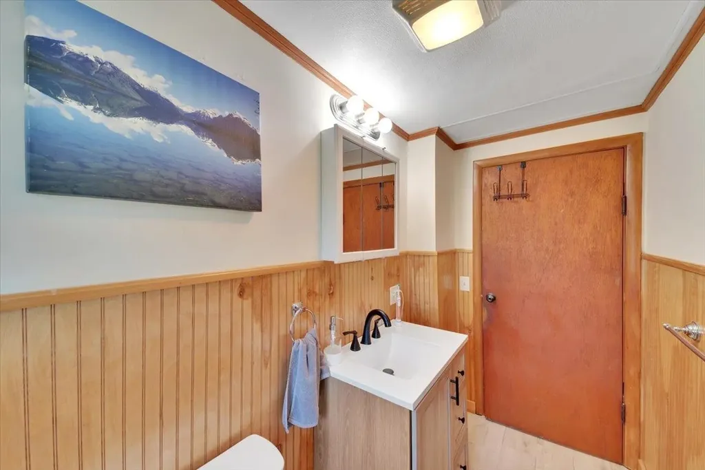 24 Huntington Street St. Albans City VT 05478