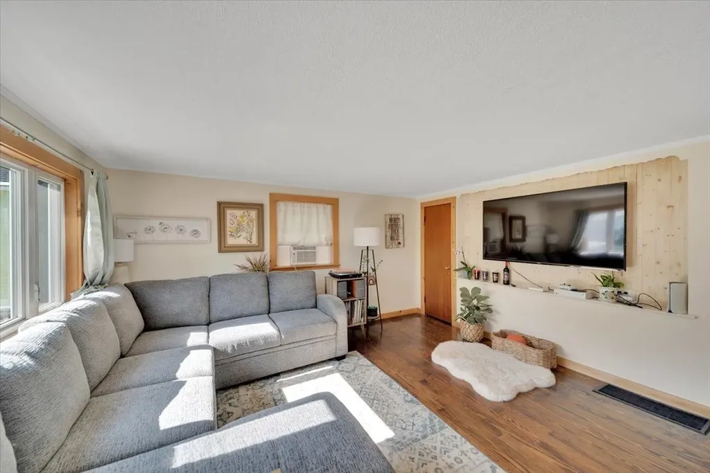 24 Huntington Street St. Albans City VT 05478