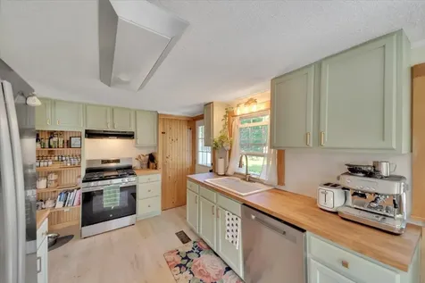 24 Huntington Street St. Albans City VT 05478