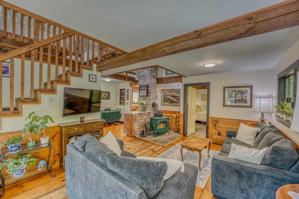 158 Quebec Road Lyman NH 03585