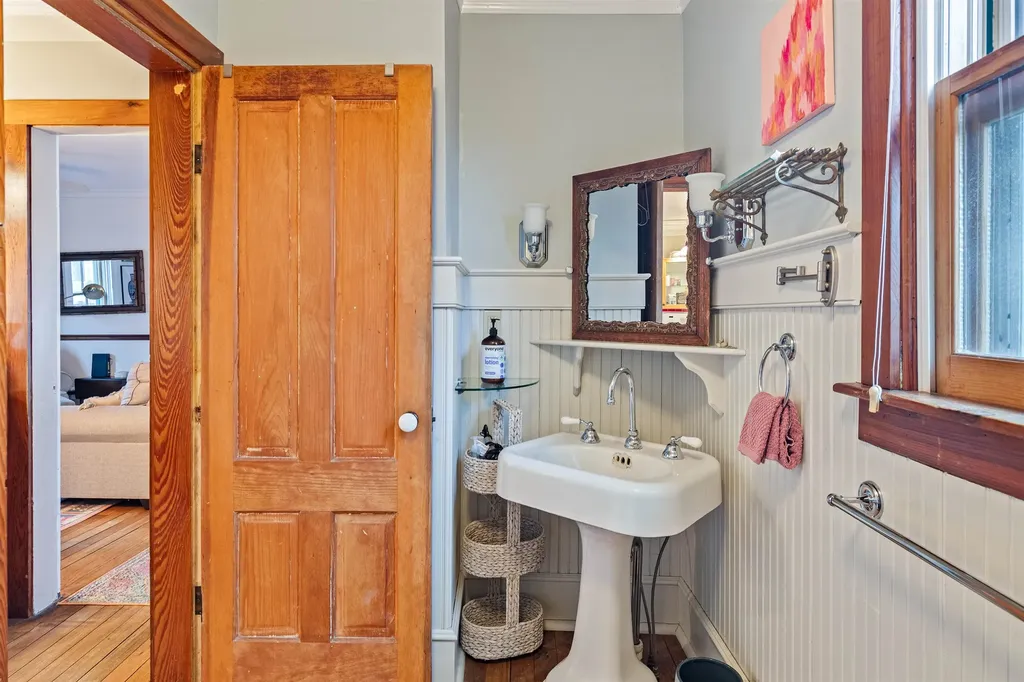 73 Manhattan Drive Burlington VT 05401