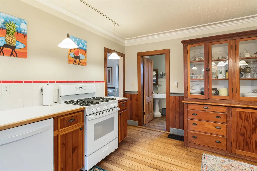 73 Manhattan Drive Burlington VT 05401