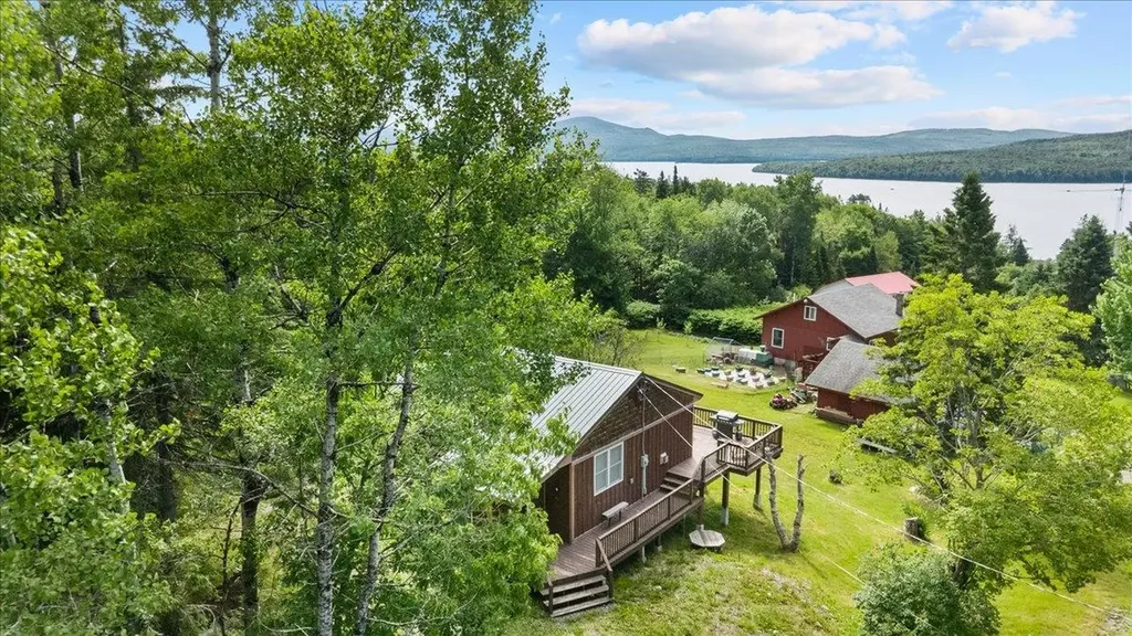 52 Stewart Young Road Pittsburg NH 03592