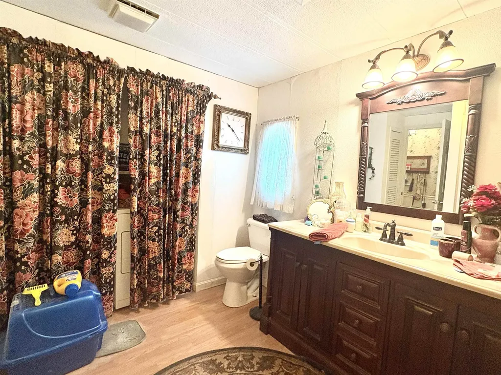 3 Englewood Drive Raymond NH 03077