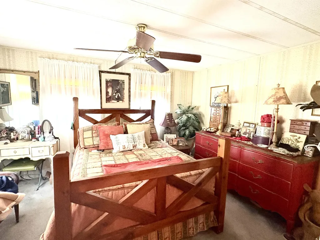 3 Englewood Drive Raymond NH 03077