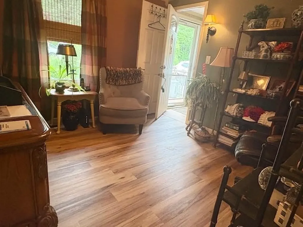 3 Englewood Drive Raymond NH 03077