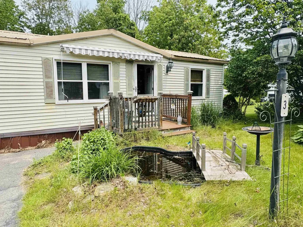 3 Englewood Drive Raymond NH 03077