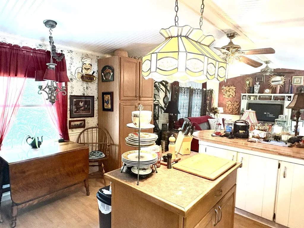 3 Englewood Drive Raymond NH 03077