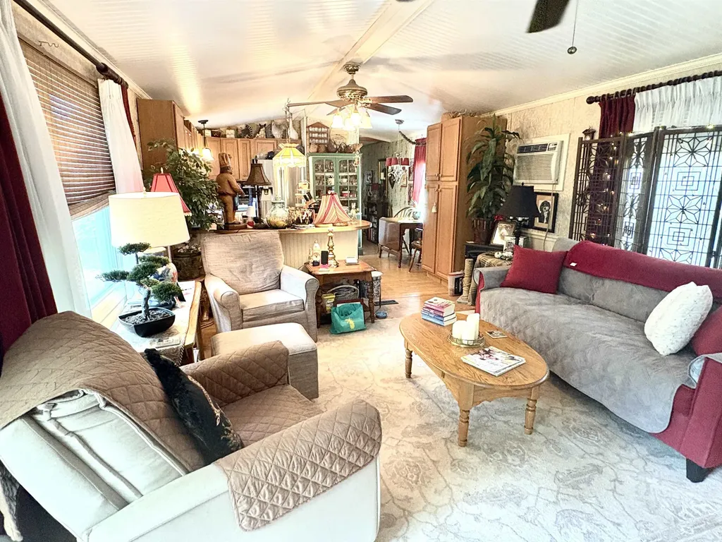 3 Englewood Drive Raymond NH 03077