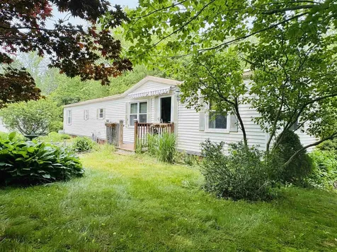 3 Englewood Drive Raymond NH 03077