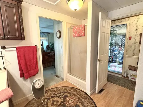 3 Englewood Drive Raymond NH 03077