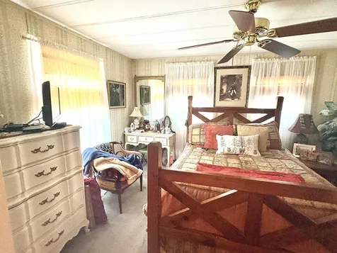 3 Englewood Drive Raymond NH 03077