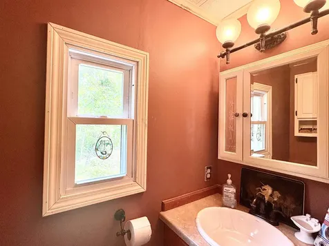3 Englewood Drive Raymond NH 03077