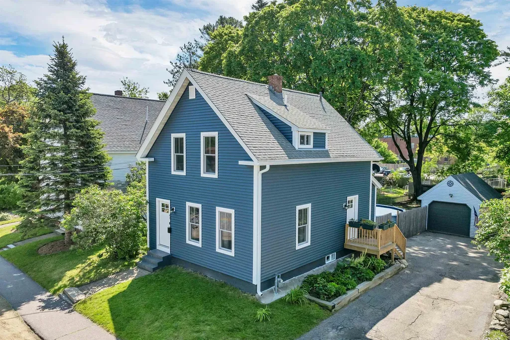 43 Oak Street Laconia NH 03246