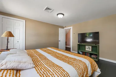 43 Oak Street Laconia NH 03246