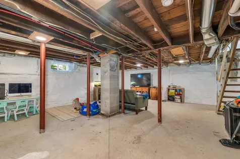 43 Oak Street Laconia NH 03246