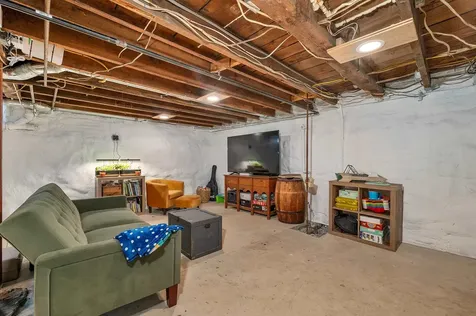 43 Oak Street Laconia NH 03246