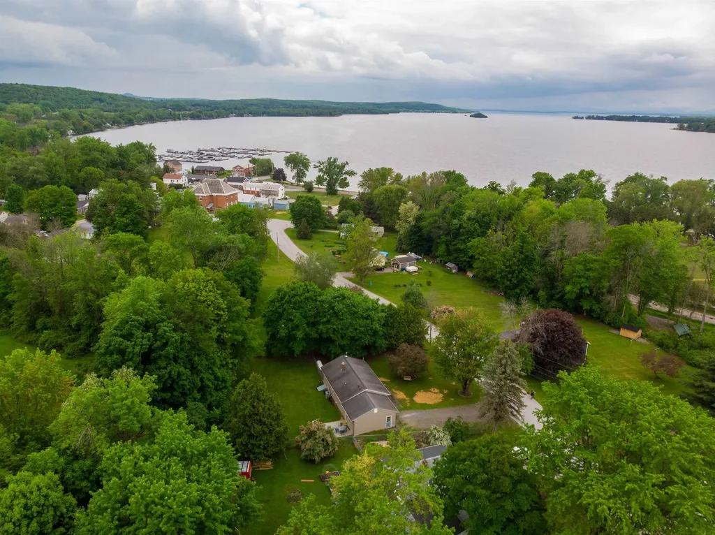 102 Mcginn Drive St. Albans Town VT 05478