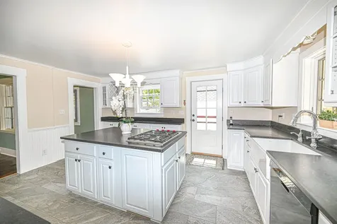 9 Lawes Avenue Bedford NH 03110