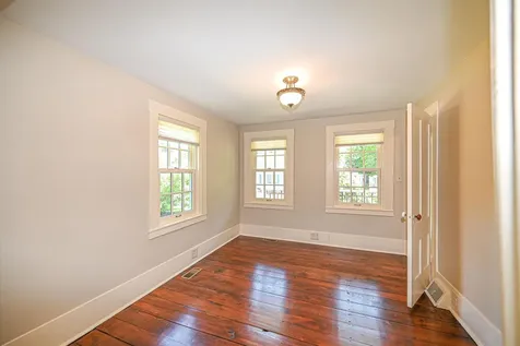 9 Lawes Avenue Bedford NH 03110