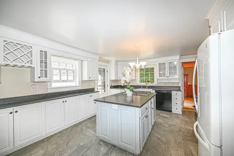 9 Lawes Avenue Bedford NH 03110