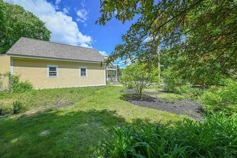 9 Lawes Avenue Bedford NH 03110